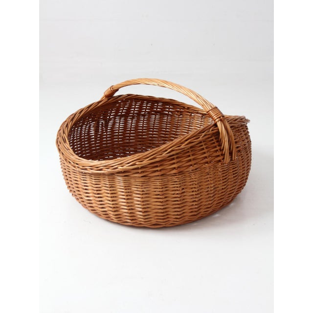 Mid 20th Century Vintage Large Willow Gathering Basket With Handle For Sale - Image 5 of 14