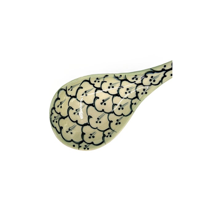 Set of 3 Asian Ceramic Serving Spoons Hand Painted With Floral & Fish Motifs For Sale In New York - Image 6 of 17