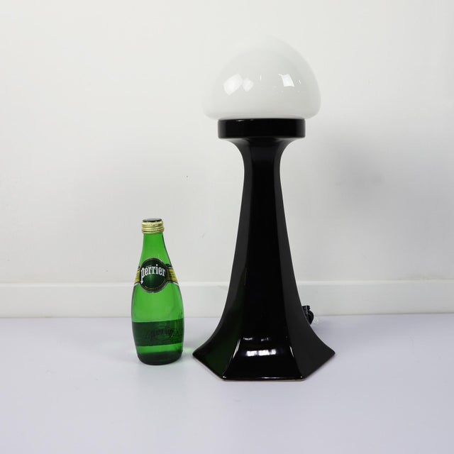 Art Deco Table Lamp Made in Ceramic, circa 1940s For Sale - Image 4 of 7