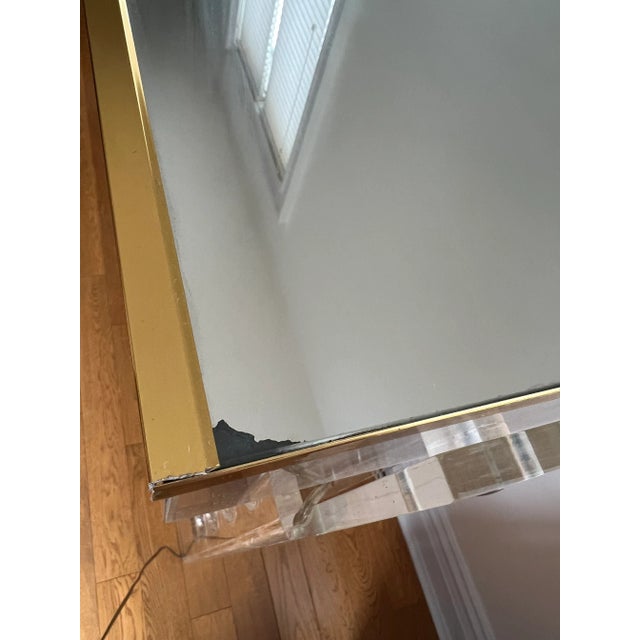 Transparent 1970s Lucite & Gold Mirror Illuminated Standing Bar For Sale - Image 8 of 13