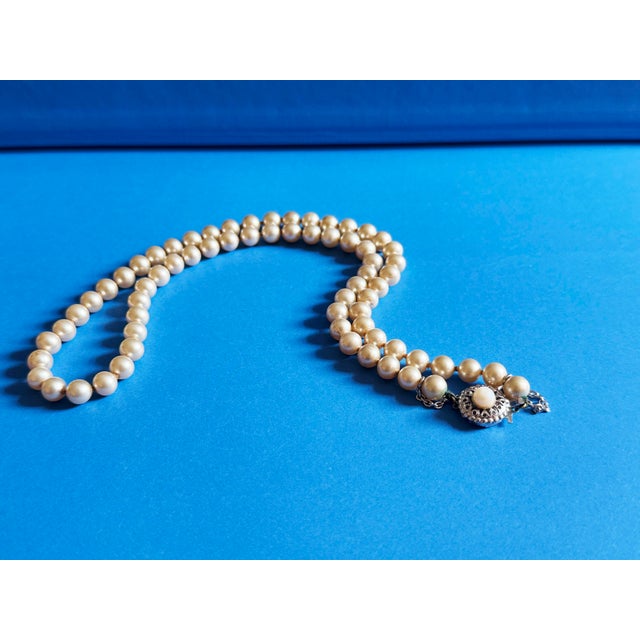 Vintage Mid Century Glass Faux Pearl Necklace With Filigree Box Clasp For Sale - Image 10 of 12