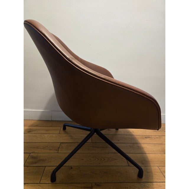 The HAY About A Lounge Chair 81 is a seamless fusion of contemporary polish and casual elegance. Its softly rounded back...