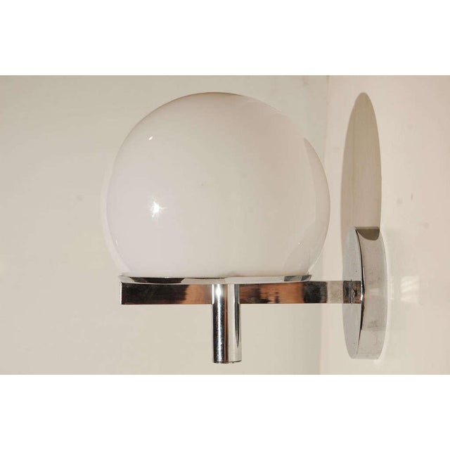 Lightolier 1960s Vintage Chrome and Glass Lightolier Sconce For Sale - Image 4 of 9