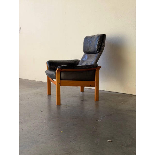 1960s Swedish Adjustable Black Leather Lounge Armchair by Göte Möbler - Mid-Century Modern Recliner For Sale - Image 4 of 11