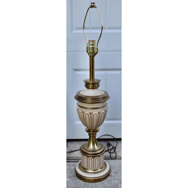 Paint Pair Vintage Stiffel Brass Enamel Urn Table Lamps Mid Century Hollywood Regency For Sale - Image 7 of 13