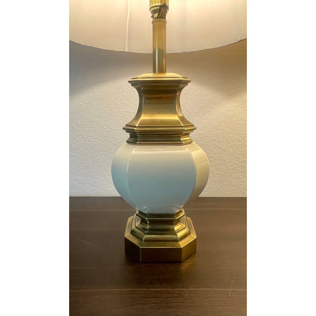 Metal Vintage Stiffel Hollywood Regency Style Brass & Cream Porcelain Table Lamps- A Pair For Sale - Image 7 of 18