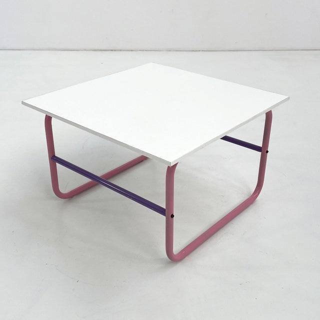 Purple and Pink Tubular Coffee Table, 1980s, in Good conditions. Designed 1980 to 1989