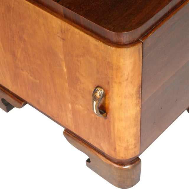 Veneered Elm & Walnut Nightstand by Gaetano Borsani for Atelier Borsani Varedo, 1928 For Sale - Image 4 of 6