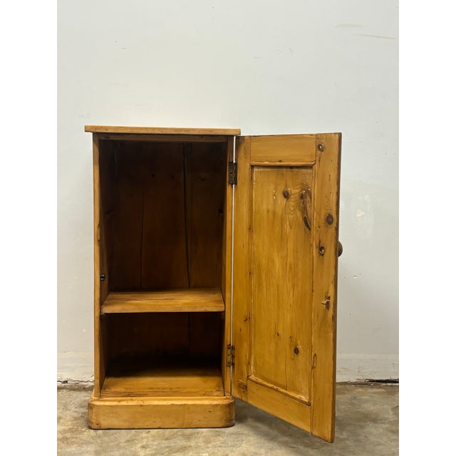 19th Century Antique English Pine Pot Cupboard Nightstand For Sale - Image 5 of 9