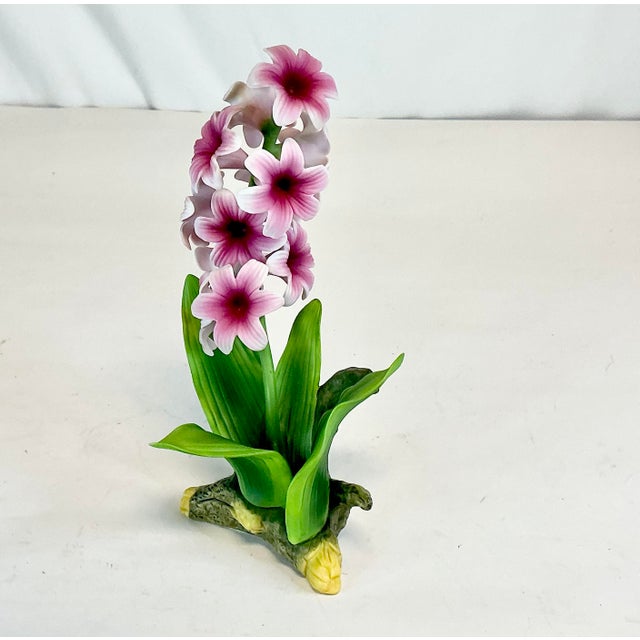 Hollywood Regency Mid-Century Italian Capodimonte Style Porcelain Cerise Hyacintha Decorative Object. For Sale - Image 3 of 10