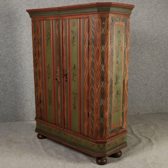 Wood Antique Baroque Cabinet in Painted Softwood, 1750 For Sale - Image 7 of 18