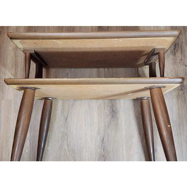 1990s Vintage Mid Century Modern Brown Faux Wood Top 2 Tier End Side Table For Sale - Image 5 of 9