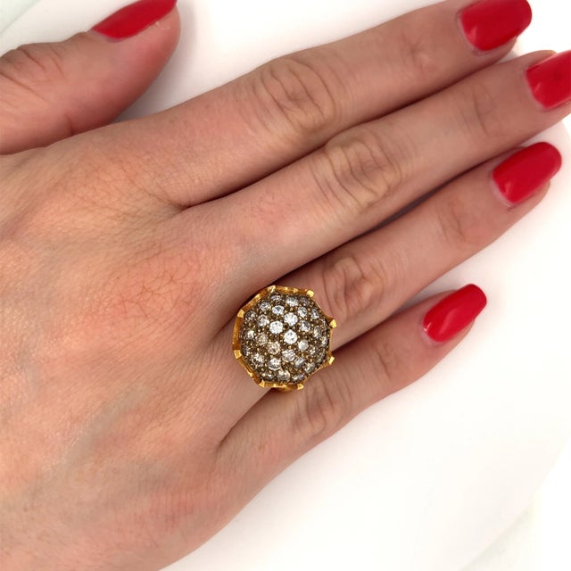 Metal Vintage Retro 22k Carved Yellow Gold and Round Ball Diamond Cluster Ring Size 6.5 For Sale - Image 7 of 7