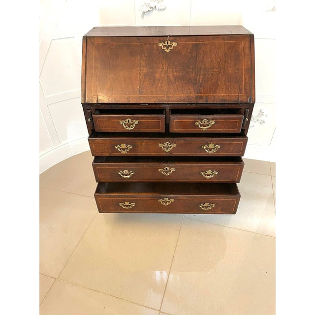 Early 18th Century Antique George I Figured Walnut Bureau with Original Handles , 1720 For Sale - Image 5 of 18