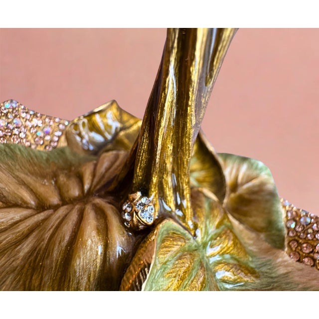 Hollywood Regency 1990s Jay Strongwater Enamel Calla Lily Ring Holder With Swarovski Crystals For Sale - Image 3 of 11