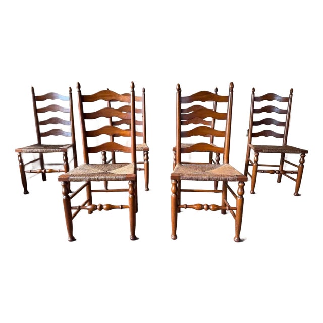 Henkel Harris Early American Rustic Style High Ladder Back Dining Chairs. Set of 6 For Sale