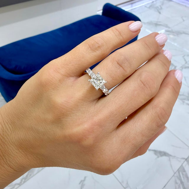 Platinum 18k White Gold Igi 1.58ct Princess Lab Grown Diamond Engagement Ring, Size 5.5 For Sale - Image 9 of 9