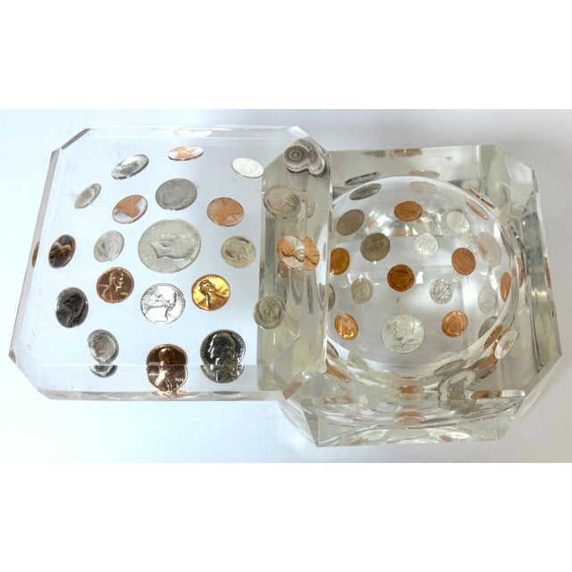 Transparent Mid-Century Lucite Ice Bucket with Embedded U.S. Coins, circa 1975 For Sale - Image 8 of 12