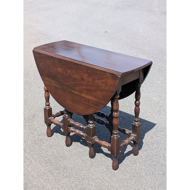 English Early 20th Century English Mahogany William and Mary Style Gateleg Drop-Leaf Table With Turned Legs For Sale - Image 3 of 9