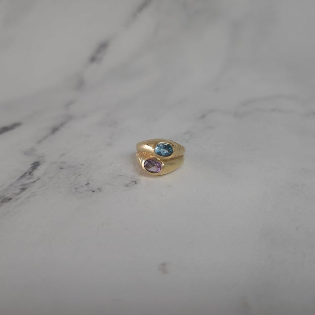 2020s Amethyst & Blue Topaz Bypass Ring 14k Yellow Gold, Size 5.5 For Sale - Image 5 of 5