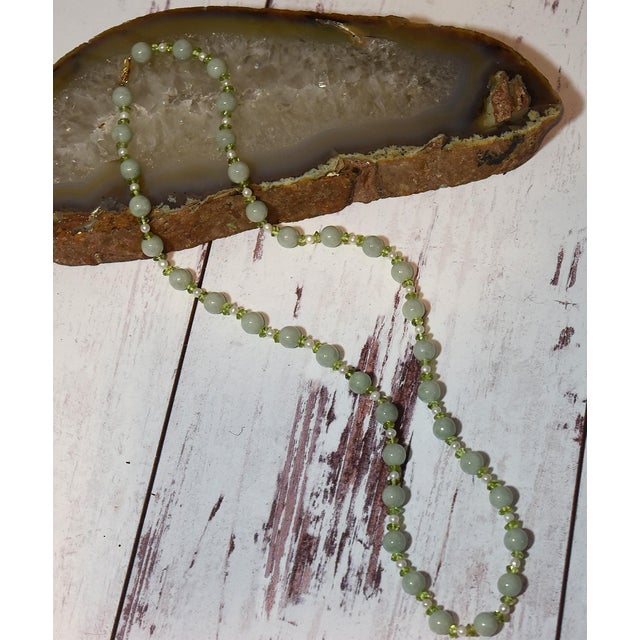 Natural Green Jadeite Beaded Necklace With Pearls and Peridot 14k Gold For Sale In Philadelphia - Image 6 of 13