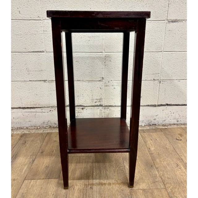 This is a gorgeous vintage, possibly antique, Arts and Crafts Mission Oak lamp table, nightstand, side table, end table,...