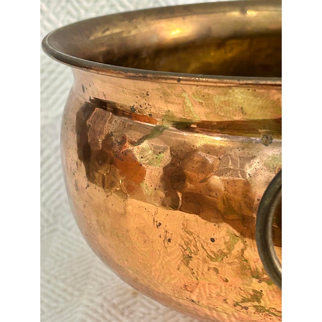 Metal Vintage Hammered Copper Footed Cachepot Bowl With Brass Ring Handles, 10.5” For Sale - Image 7 of 11