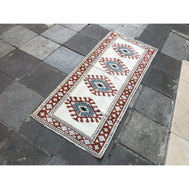 Cream 1960s Vintage Handmade Distressed Runner- 2′6″ × 6′ For Sale - Image 8 of 11