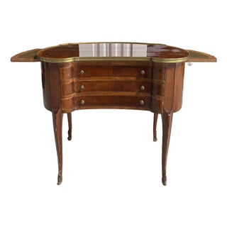 French Style Kidney Shaped Writing Table or Bureau Plat, 20th Century For Sale