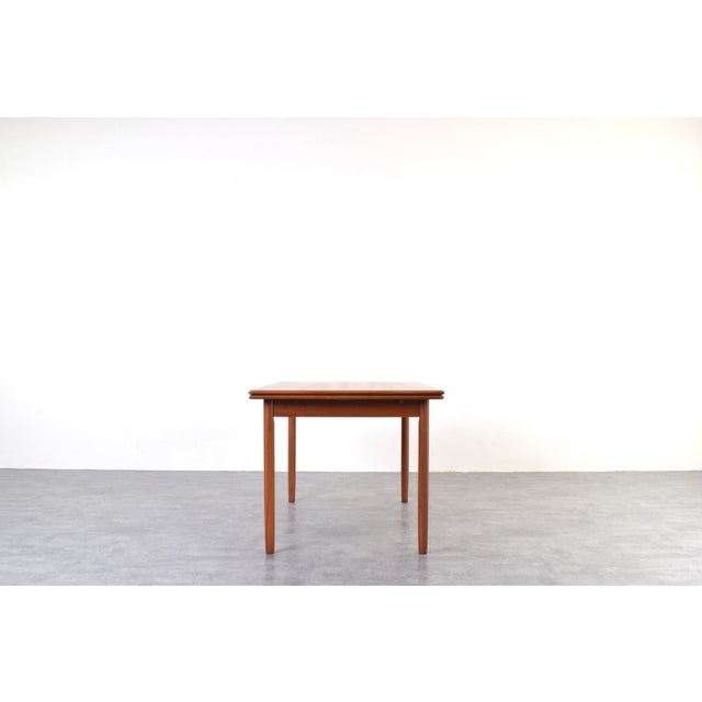 1960s Mid-Century Modern Danish Extendable Dining Table in Teak, 1960s For Sale - Image 5 of 17