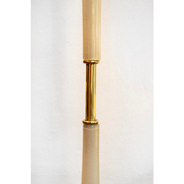 Mid-Century Modern Brass and Glass Floor Lamp by Tomaso Buzzi, Italy, 1950s For Sale - Image 3 of 6