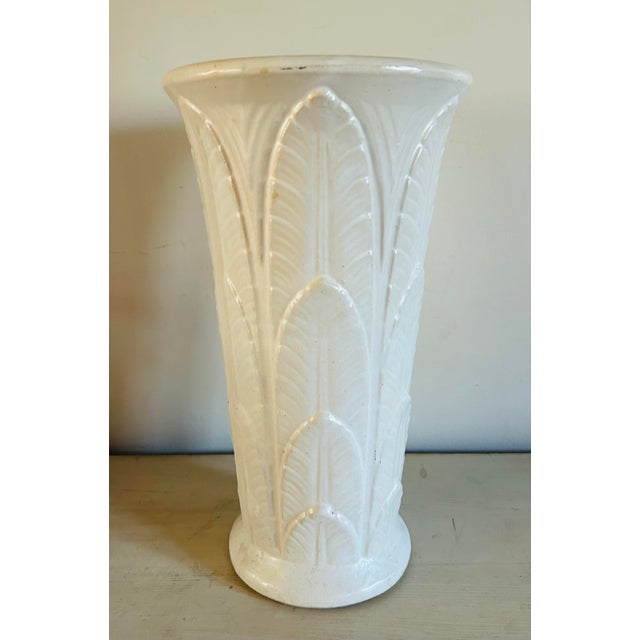Robinson Ransbottom Pottery Co. Vintage 1940’s Palm Beach Regency Style Tall Vase by Robinson Ransbottom Pottery Co For Sale - Image 4 of 7