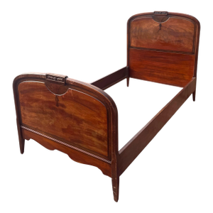 1920s Berkey & Gay Furniture Mahogany & Walnut Twin Bed Frame