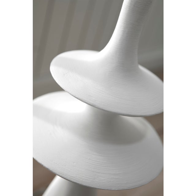 Visual Comfort AERIN for Visual Comfort Signature Lakmos Large Table Lamp in Plaster White with Linen Shade For Sale - Image 4 of 5