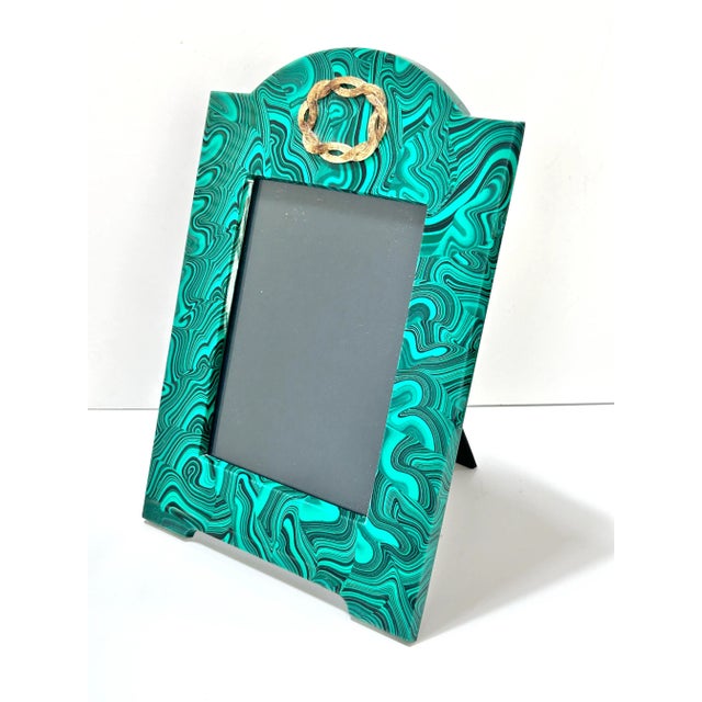 Modern Vintage Malachite Pattern Picture Frame With Brass Medallion – Hollywood Regency Style For Sale - Image 3 of 8