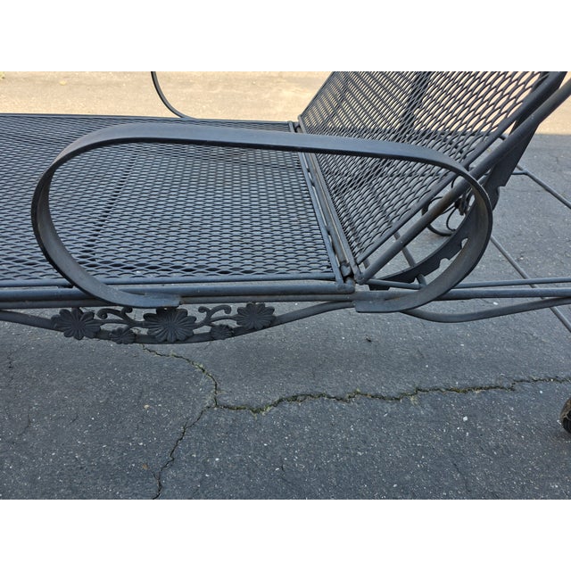 Vintage Wrought Iron Patio Chaise Lounge Adjustable Russell Woodard Attributed Briarwood Daisy For Sale - Image 9 of 15