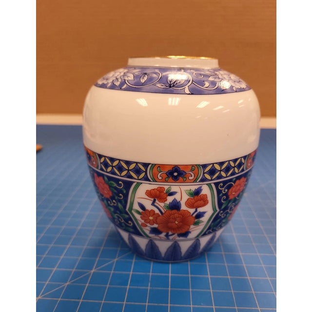 1990s Vintage Tiffany & Co Floral Design Porcelain Japan Vase For Sale - Image 5 of 6