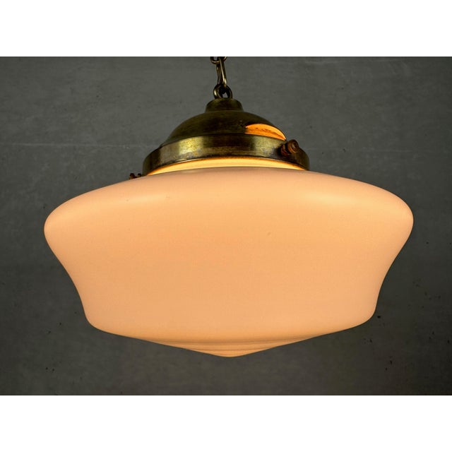 Beautiful hanging lamp from the 1930s. Coming from a monastery. Copper/porcelain E27 fitting. Opaline lampshade (conical)...