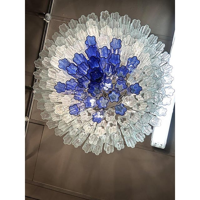 Contemporary Large Transparent and Blue Tronchi Murano Glass Chandelier by Simoeng For Sale - Image 3 of 7