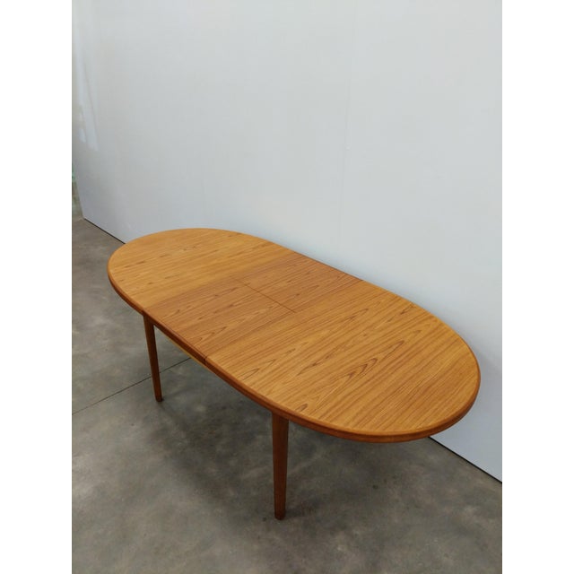 Wood Vintage Mid Century Modern Teak Extendable Dining Table For Sale - Image 7 of 10