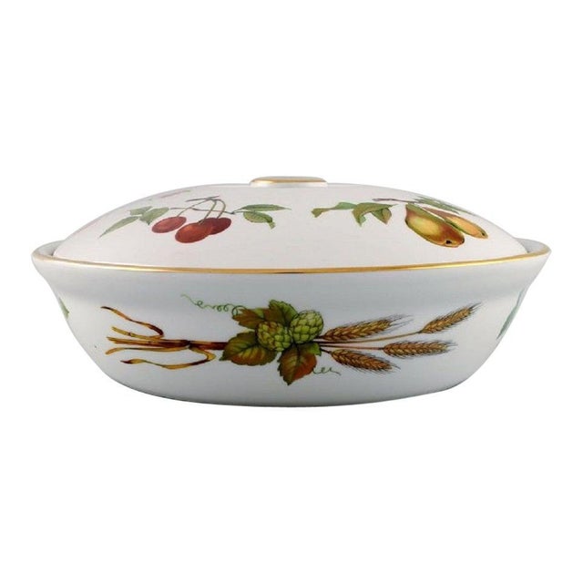 Gold England Evesham Lidded Tureen in Porcelain with Fruits from Royal Worcester, 1980s For Sale - Image 8 of 8