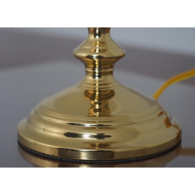 1990s Virginia Metalcrafters Colonial Williamsburg Brass Table Candlestick Lamps - a Pair For Sale In Philadelphia - Image 6 of 9