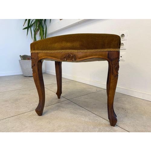 Vintage Baroque Style Ottoman For Sale - Image 5 of 6