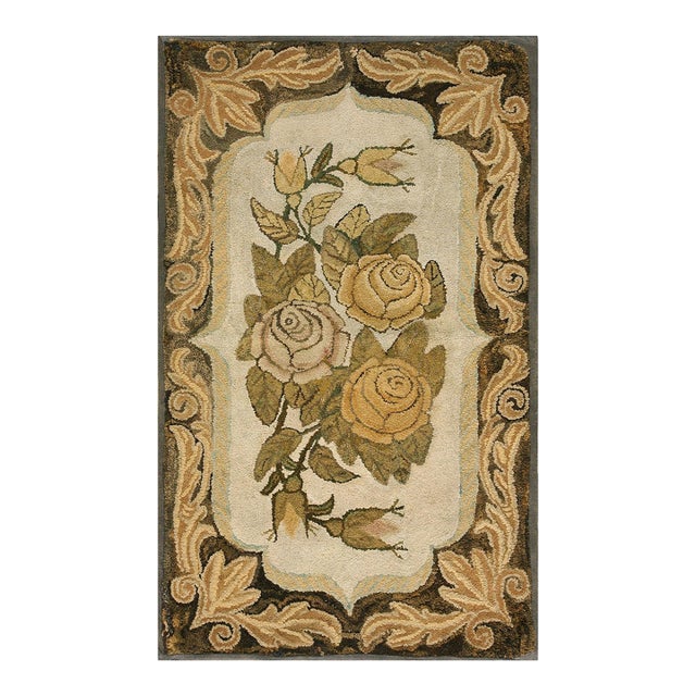 1900s Ivory Roses Folk Art Antique American Hooked Rug 2'7" X 4'8" Handknotted Wool Carpet For Sale