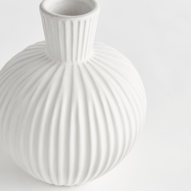 Kenneth Ludwig Chicago Pravi Vase Large For Sale - Image 4 of 5