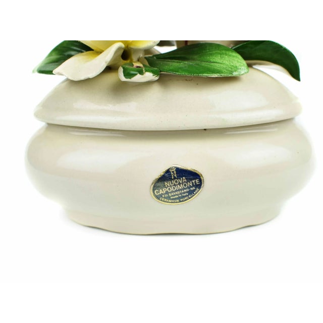 Capodimonte Mid 20th Century Nuona Capodimonte Roses Flower Trinket Box For Sale - Image 4 of 6