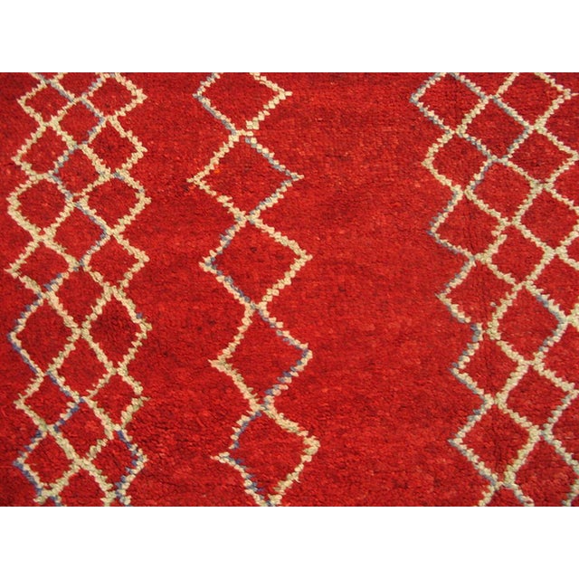 1950s Red Geometric Vintage Moroccan Beni Ourain Rug 5' 10" X 13' 3" Handknotted Wool Carpet For Sale - Image 4 of 5