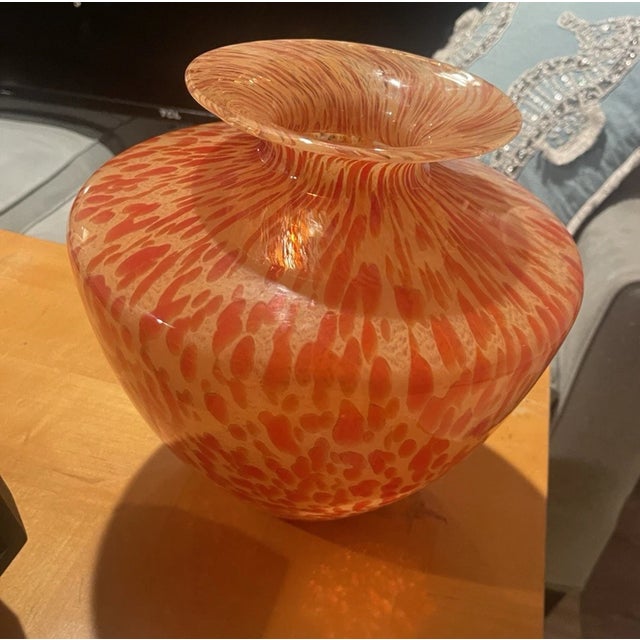 Add a bold touch of Italian artistry to your space with this stunning Maestri Vetrai Azzurra glass vase. Expertly hand-...