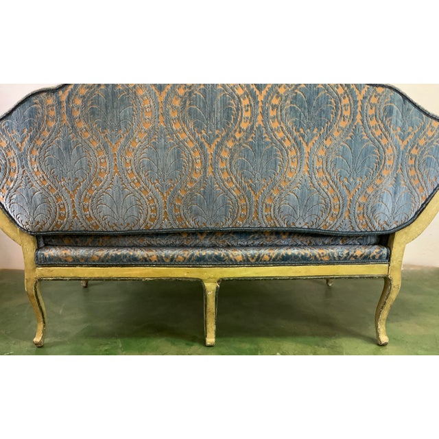 Early 19th Century Venetian Painted Neoclassical Frame W/Velvet Fabric Settee For Sale - Image 12 of 18