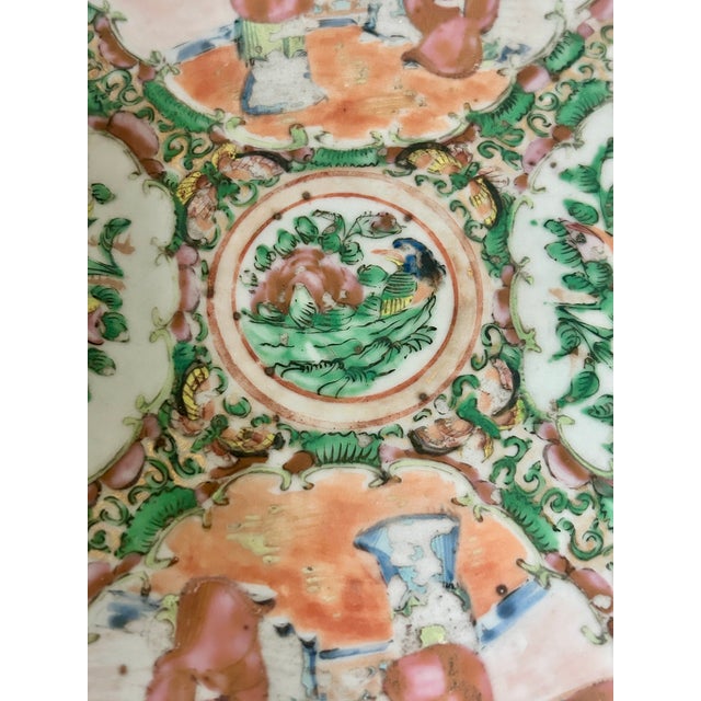 Large 19th Century Rose Medallion Rimmed Basin For Sale In Kansas City - Image 6 of 12